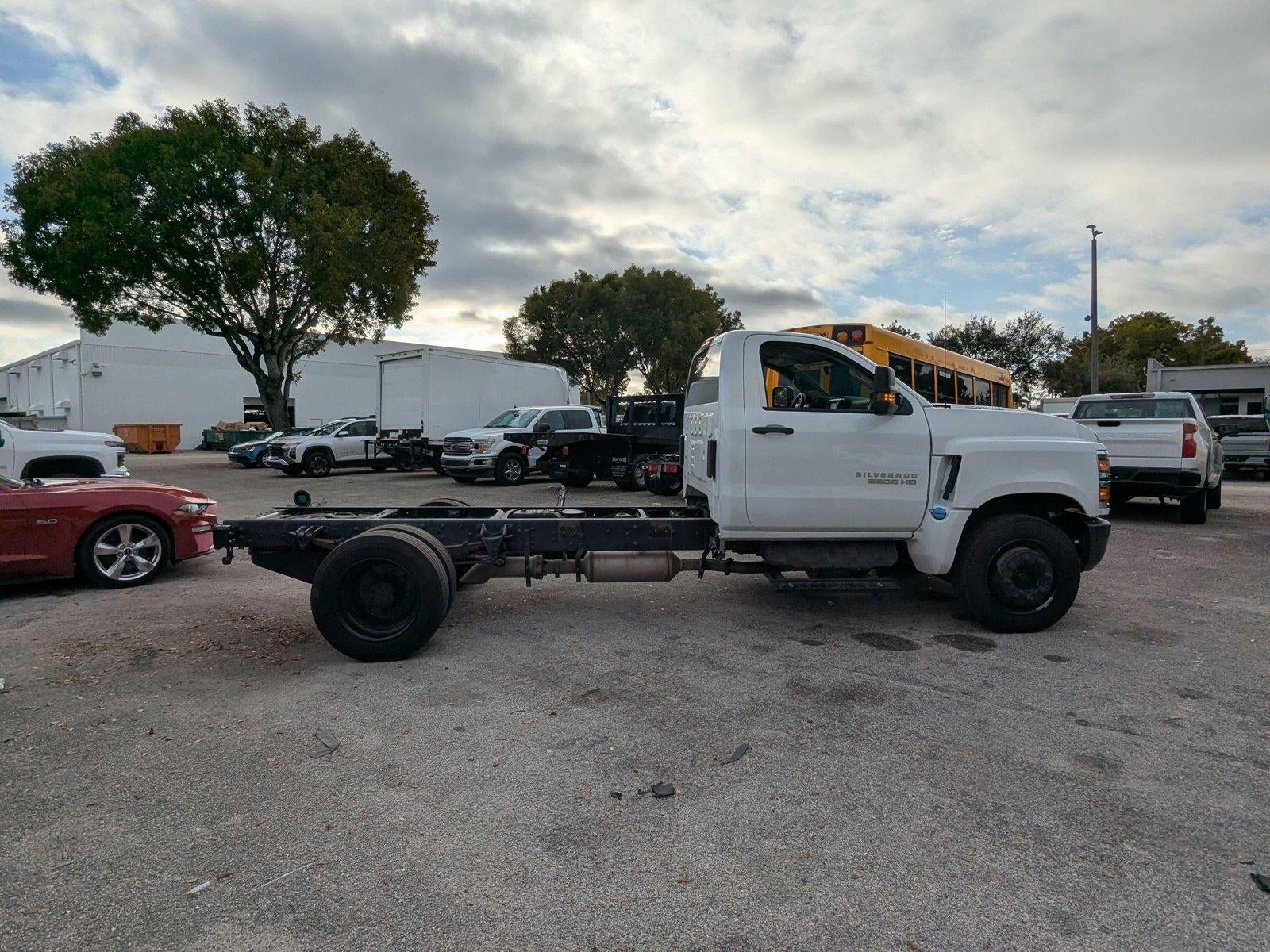 2023 Chevrolet Silverado 5500 HD Work Truck