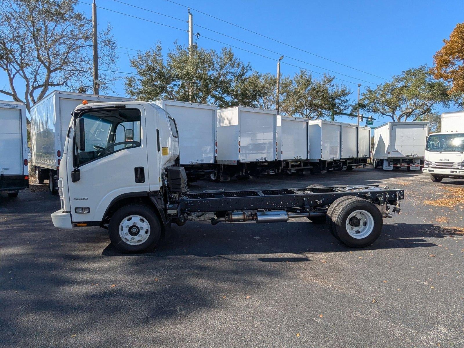 2025 Chevrolet Low Cab Forward 3500 1WT