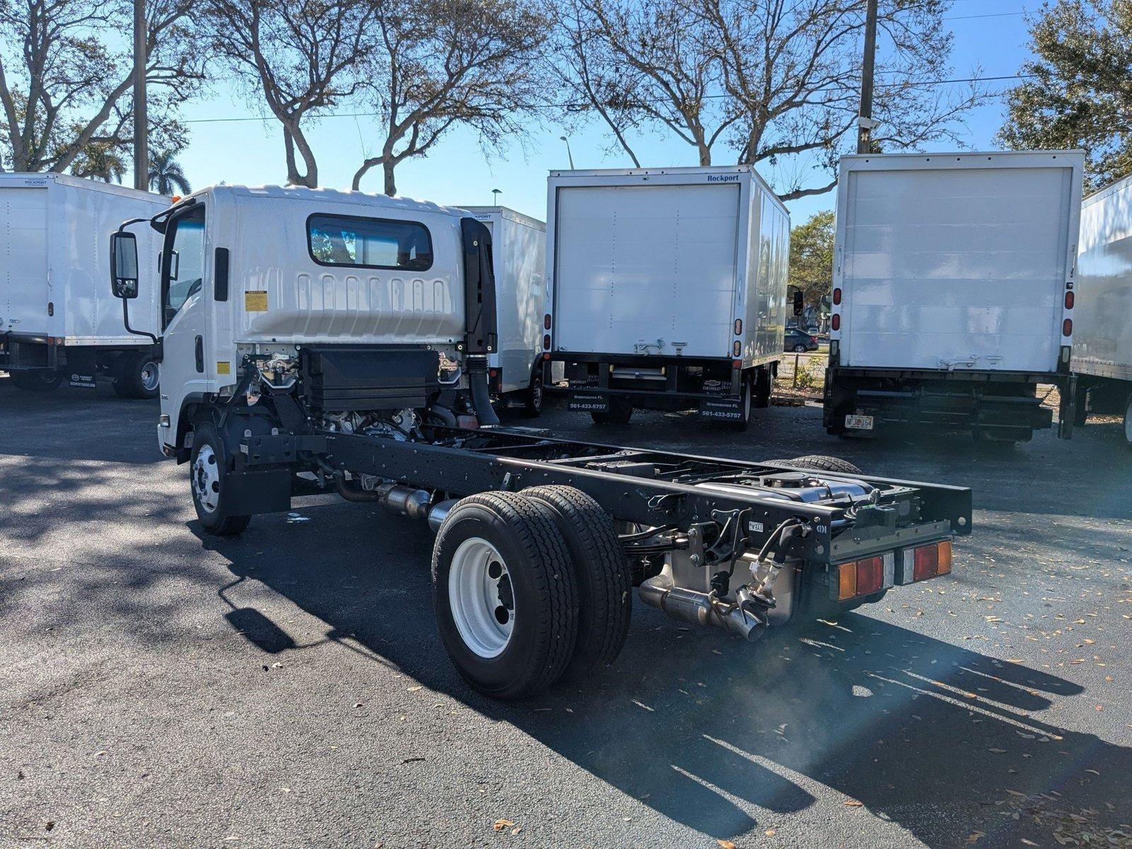 2025 Chevrolet Low Cab Forward 3500 1WT