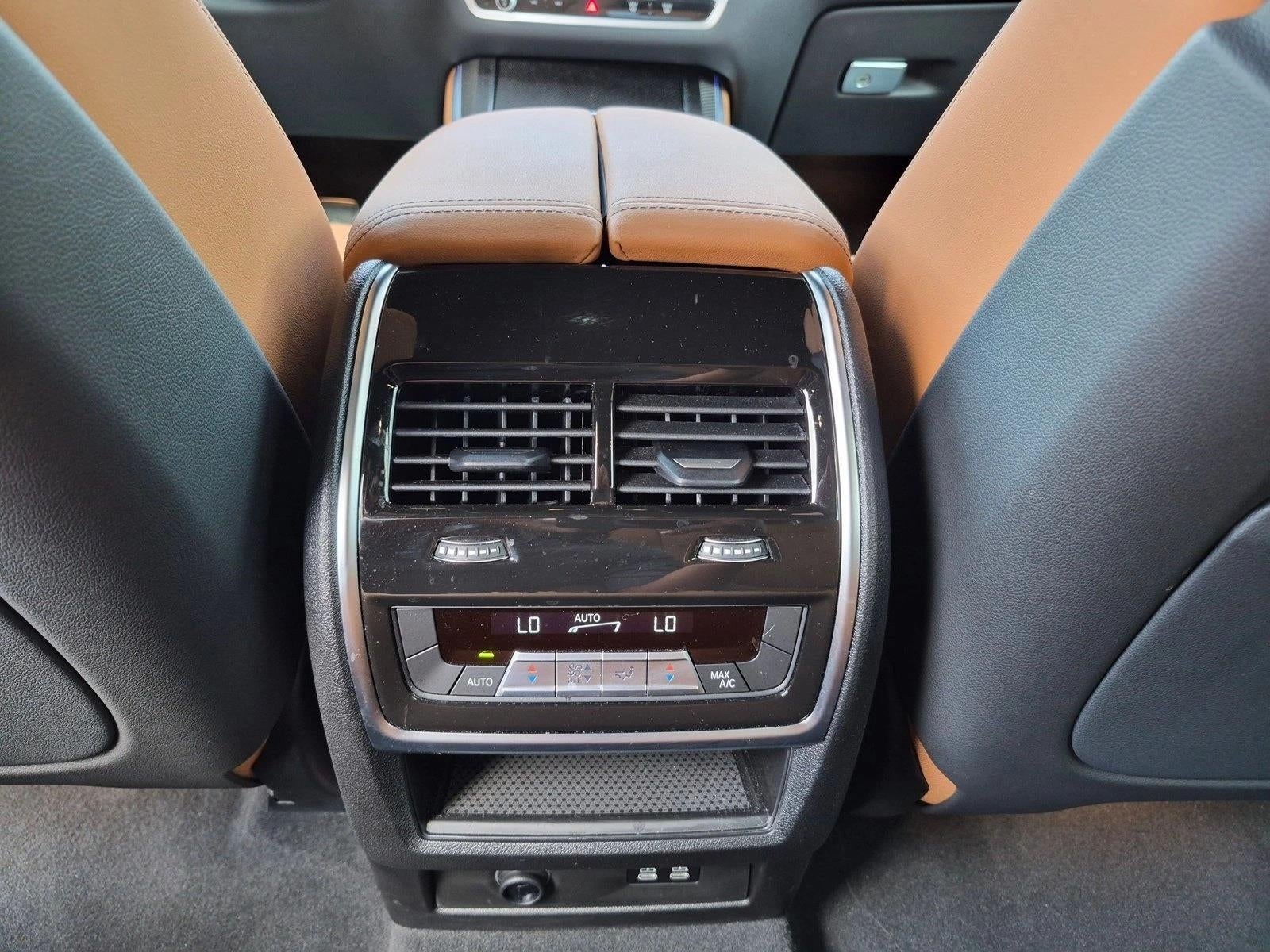 2025 BMW X5 M60i