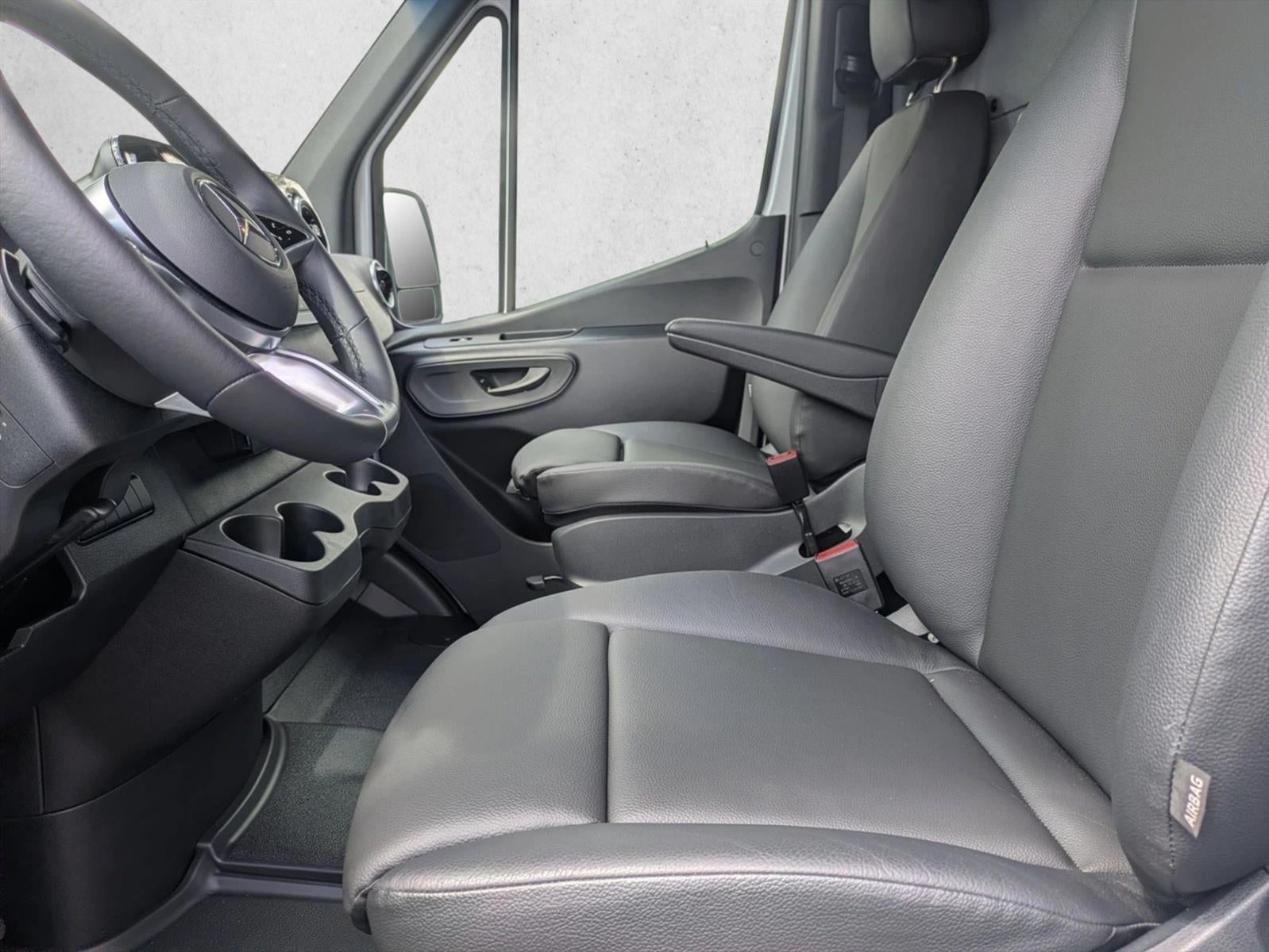 2024 Mercedes-Benz eSprinter 2500 Base