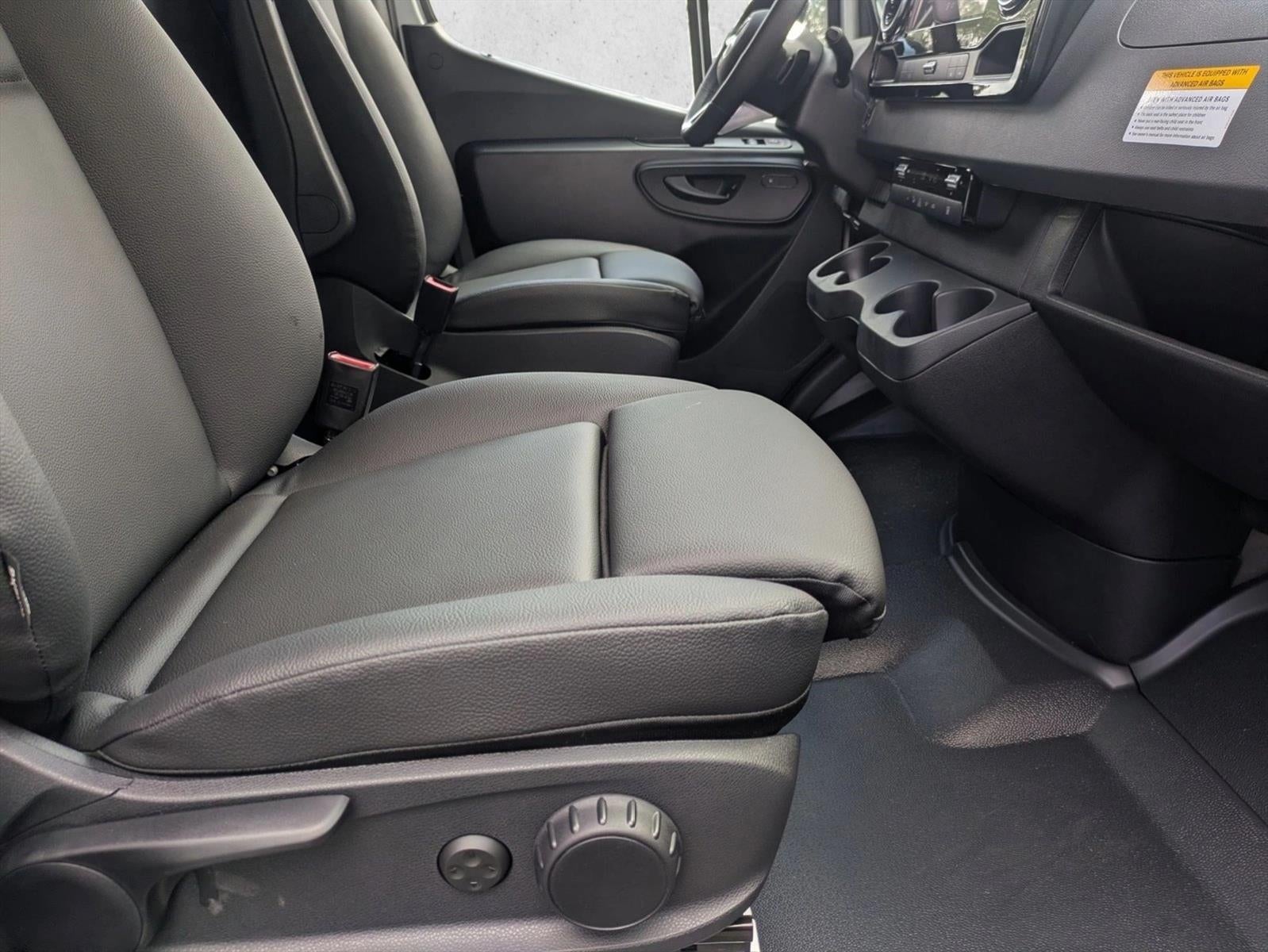 2024 Mercedes-Benz eSprinter 2500 Base