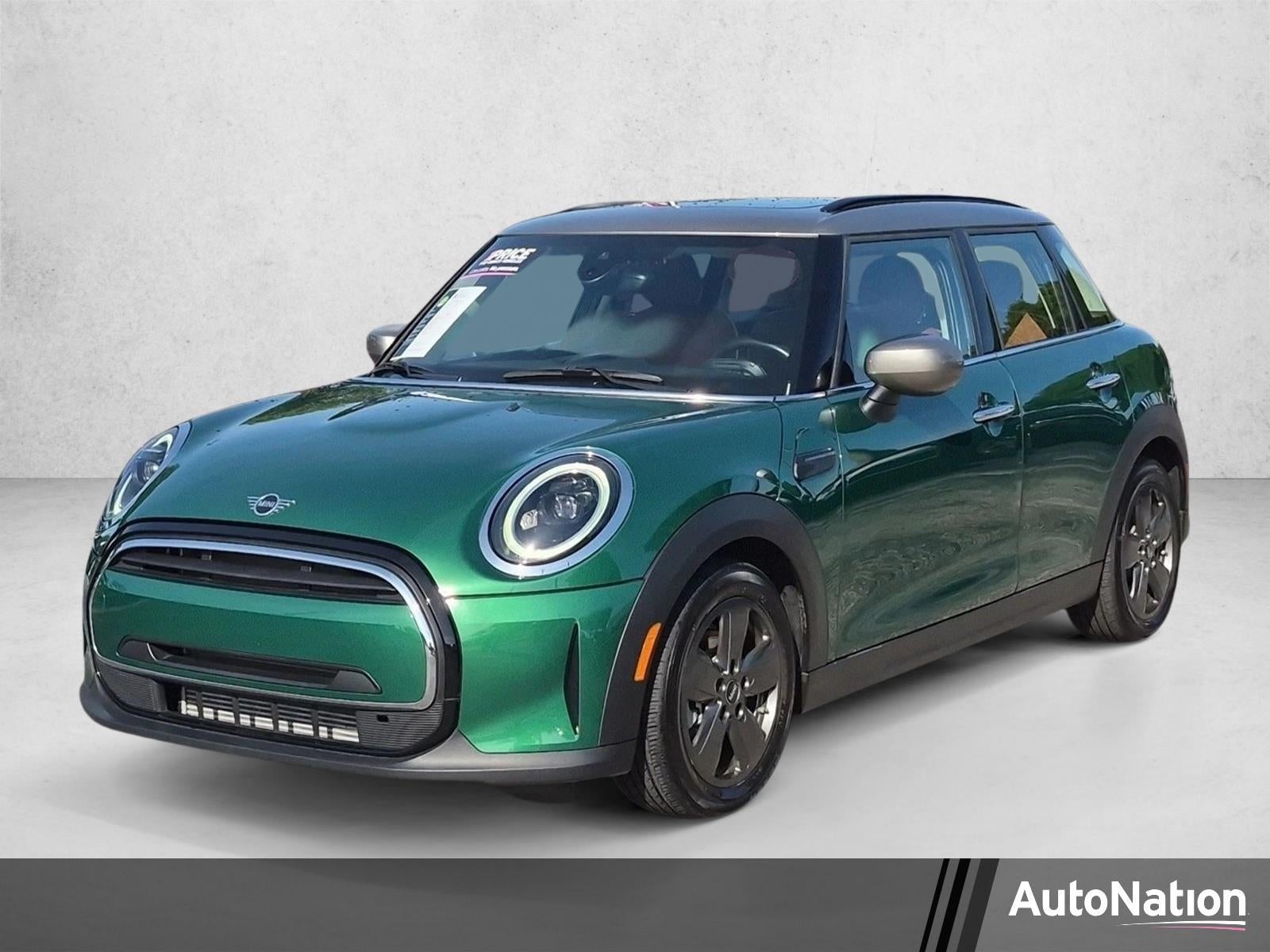 2024 MINI Hardtop Cooper's photo