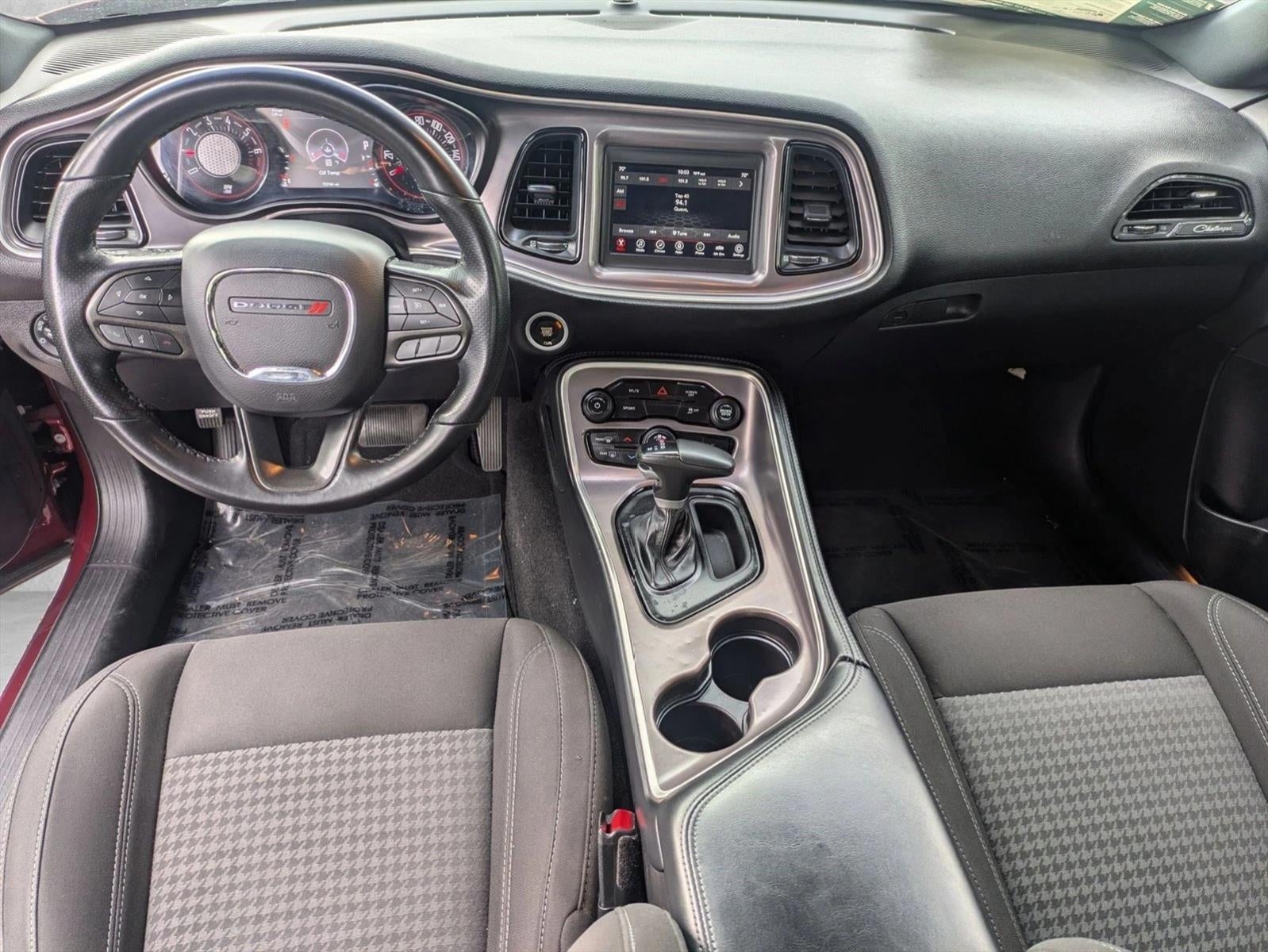 2022 Dodge Challenger SXT RWD