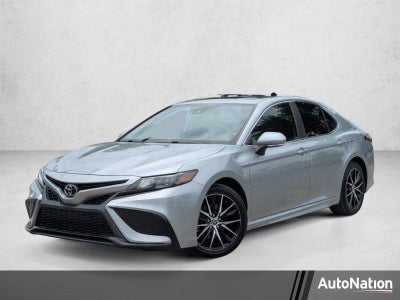 2022 Toyota Camry SE Auto (SE)
