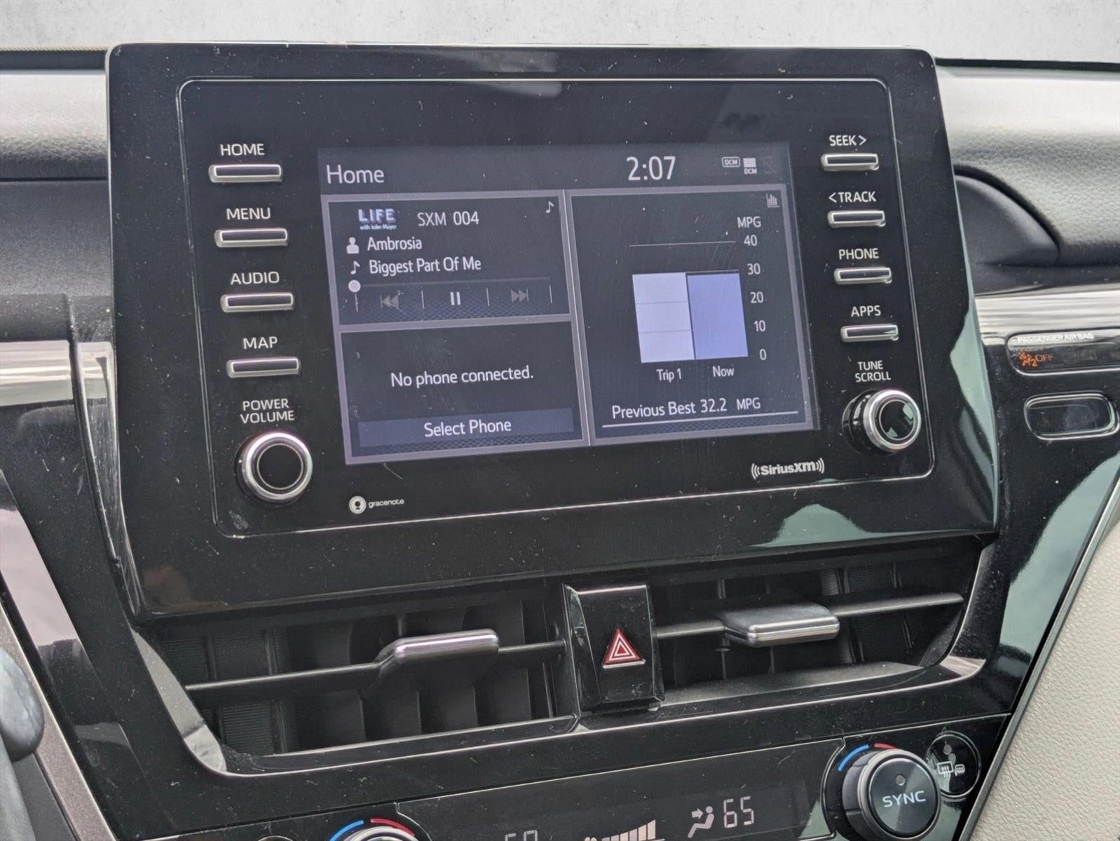 2022 Toyota Camry SE Auto (SE)