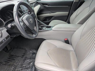 2022 Toyota Camry SE Auto (SE)