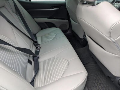 2022 Toyota Camry SE Auto (SE)