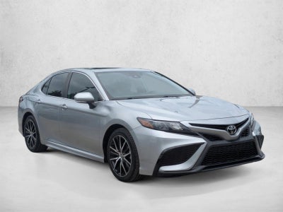 2022 Toyota Camry SE Auto (SE)