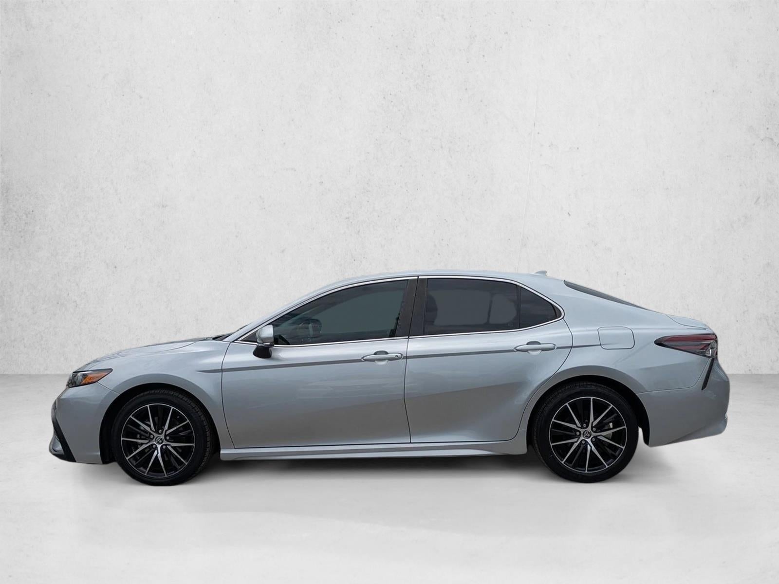 2022 Toyota Camry SE Auto (SE)