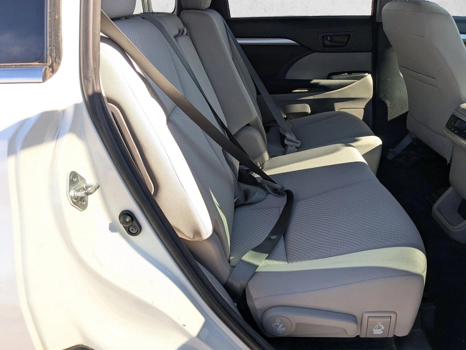 2017 Toyota Highlander LE V6 FWD (GS)