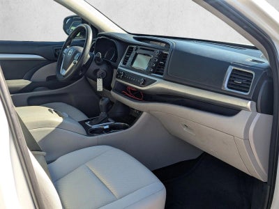 2017 Toyota Highlander LE V6 FWD (GS)