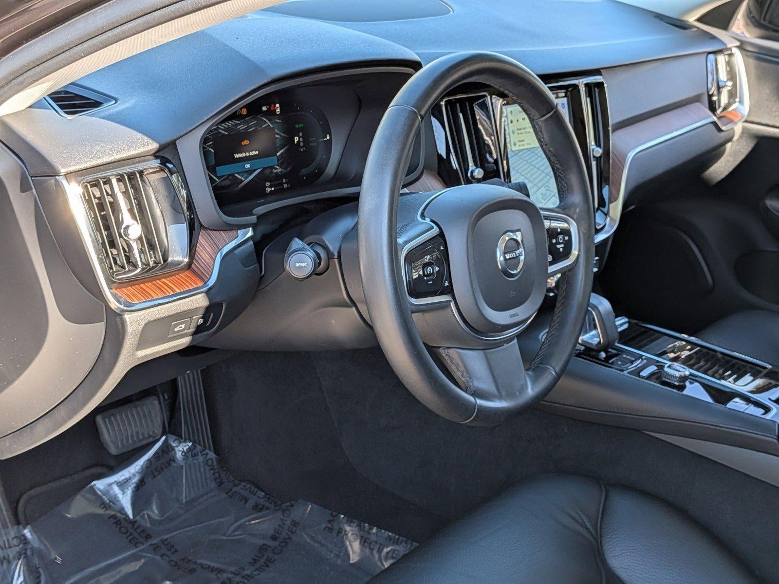 2023 Volvo S60 Recharge Plug-In Hybrid T8 eAWD PHEV Plus Dark Theme