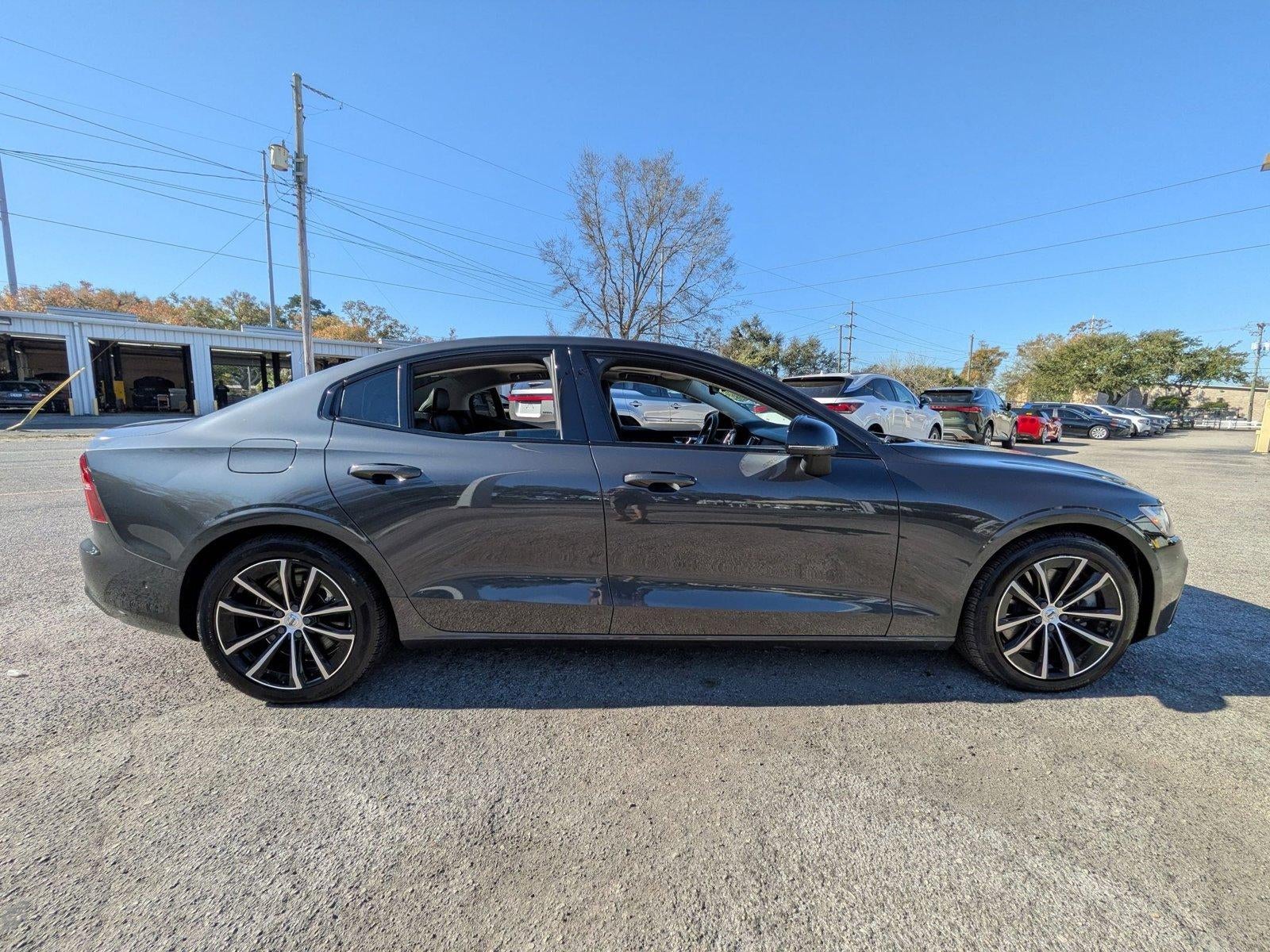 2023 Volvo S60 Recharge Plug-In Hybrid T8 eAWD PHEV Plus Dark Theme