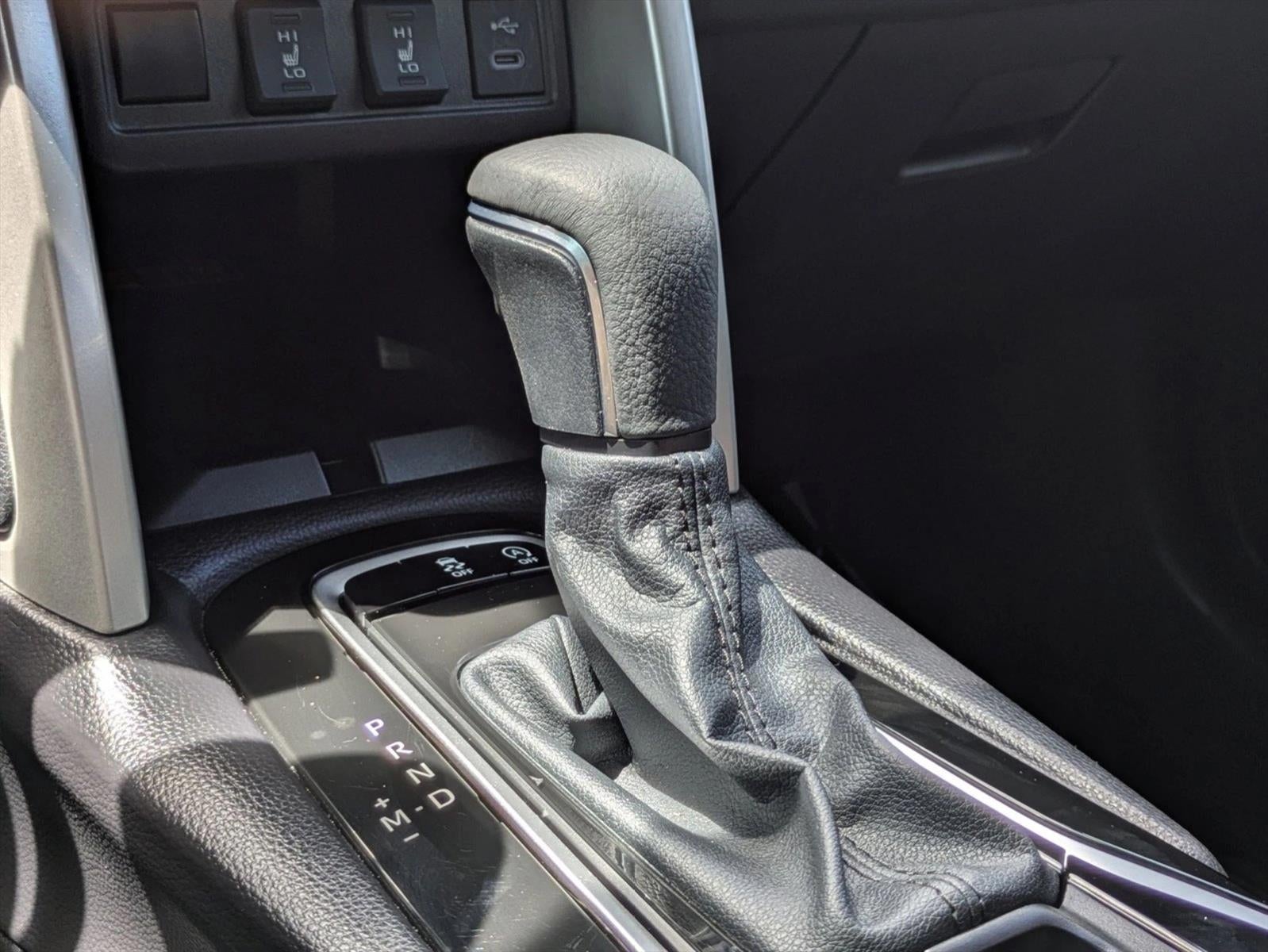 2025 Toyota Corolla Cross XLE 2WD (Natl)