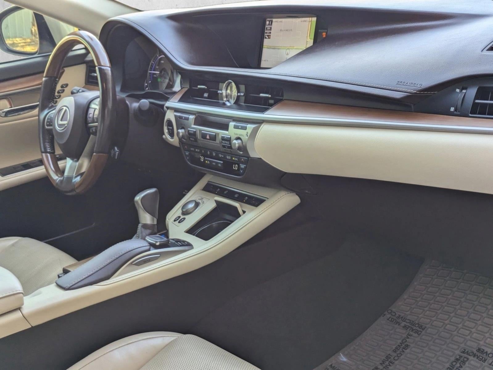 2017 Lexus ES 300h FWD