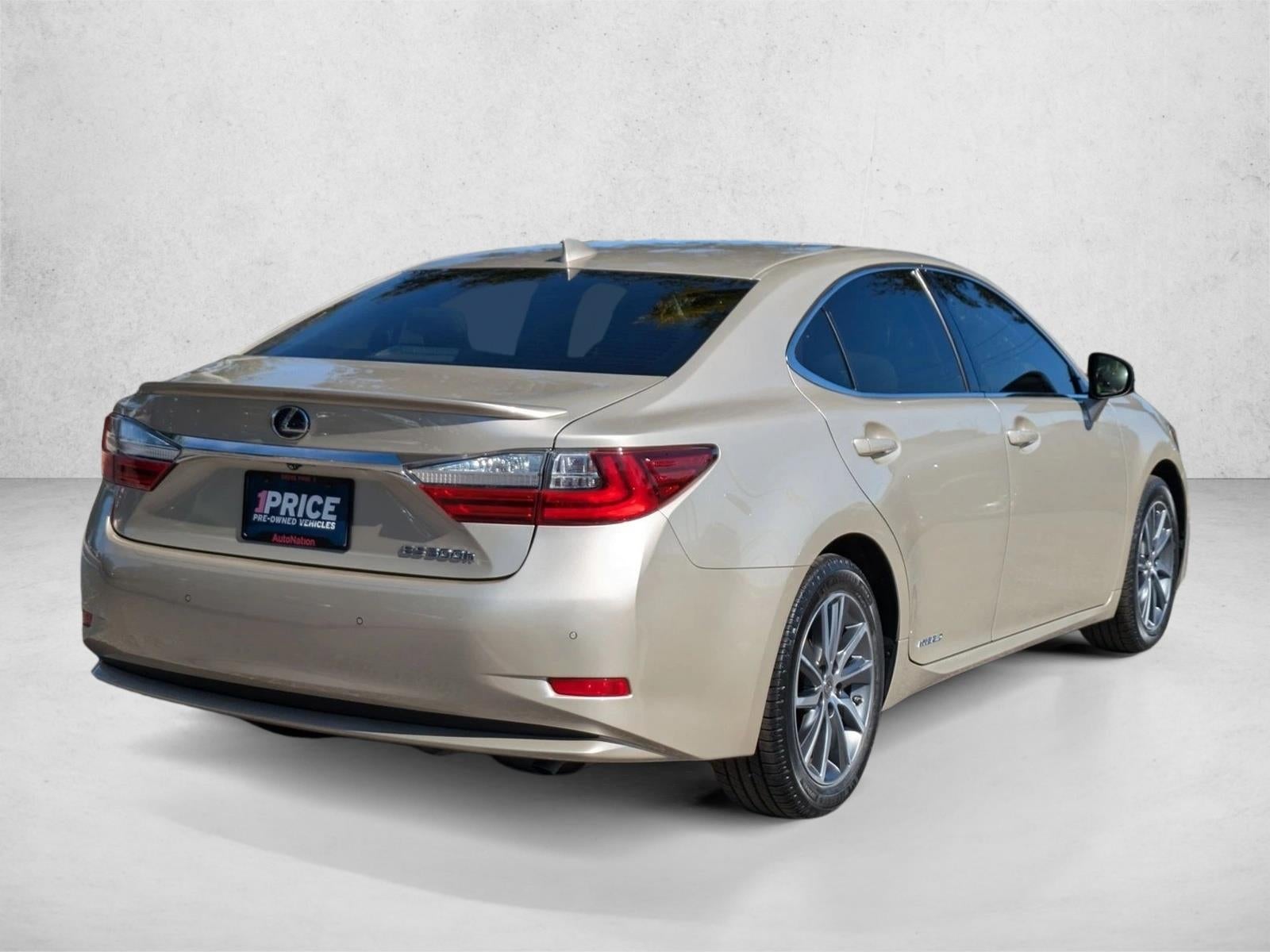 2017 Lexus ES 300h FWD