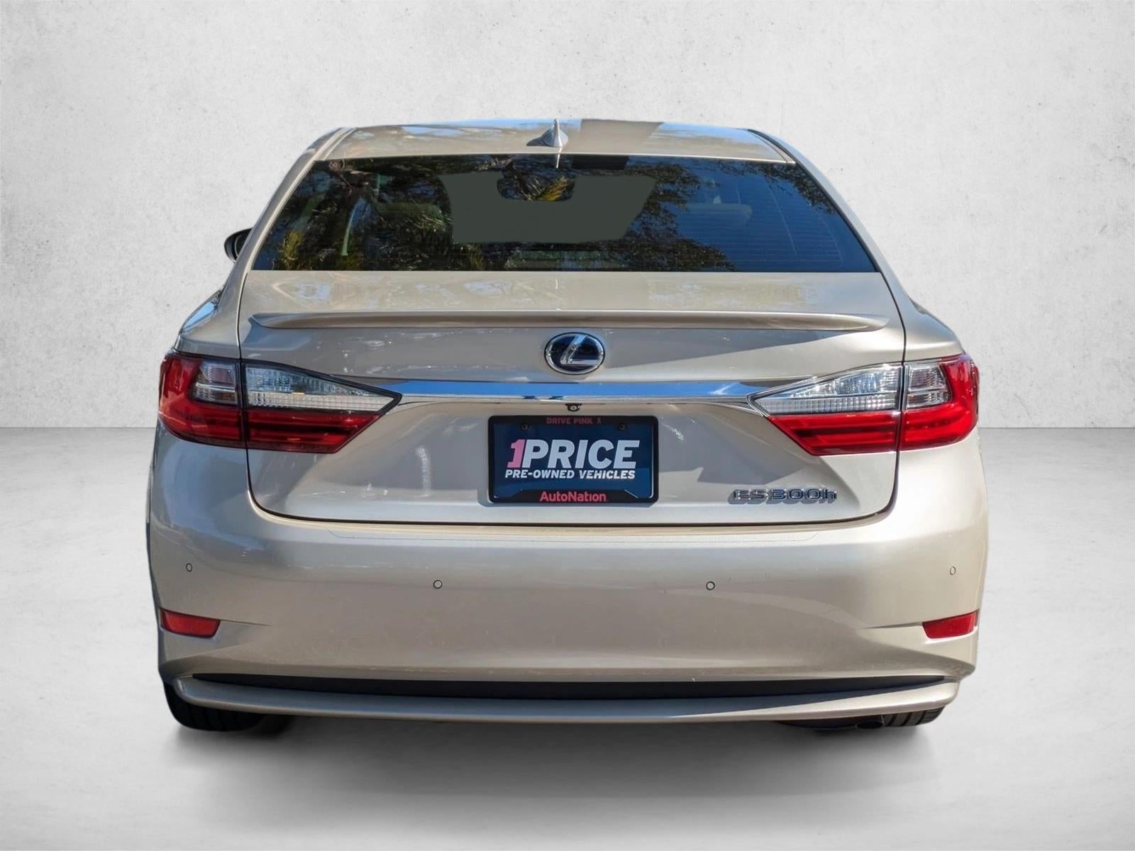 2017 Lexus ES 300h FWD