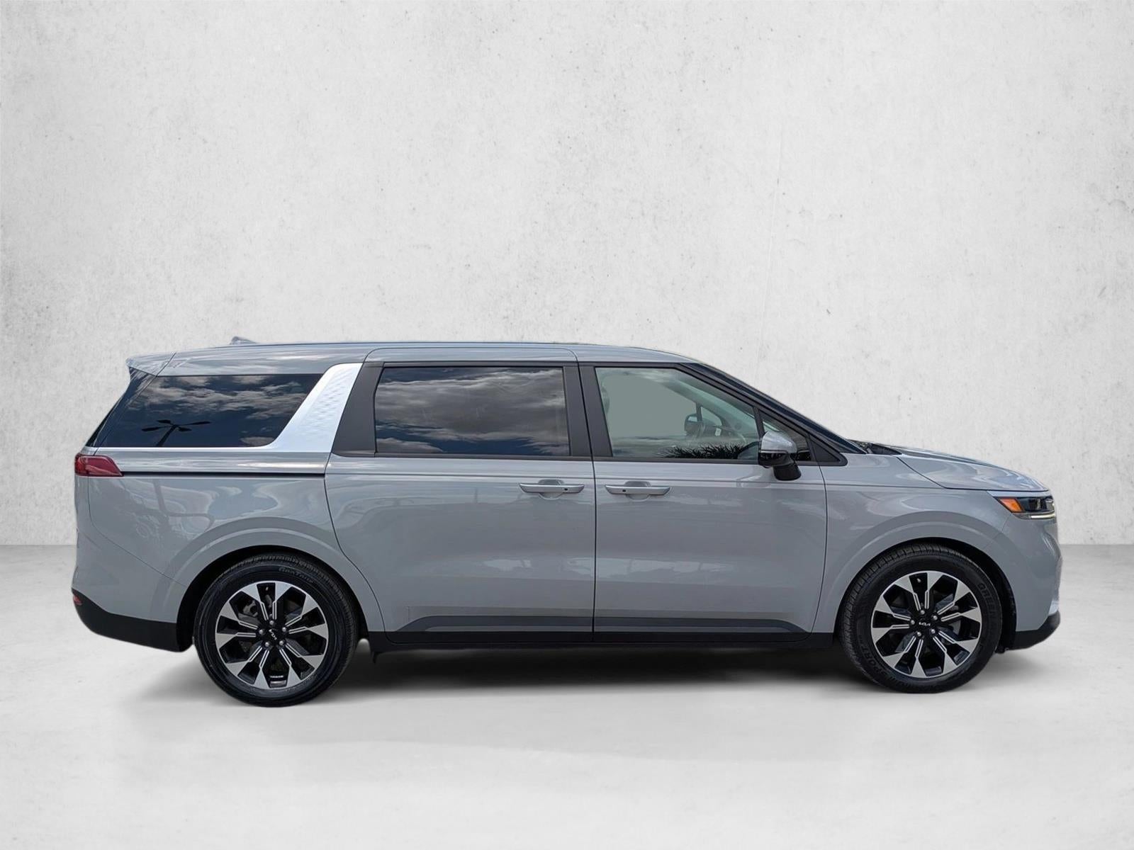 2023 Kia Carnival EX FWD