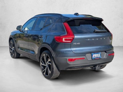 2022 Volvo XC40 T5 AWD R-Design