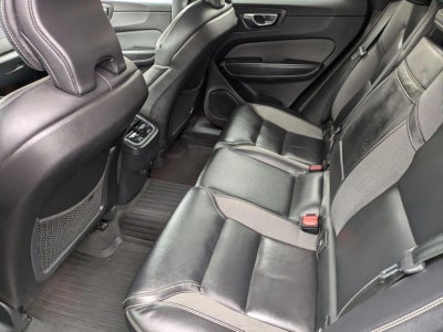 2022 Volvo XC60 B5 AWD R-Design