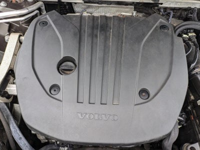 2022 Volvo XC60 B5 AWD R-Design