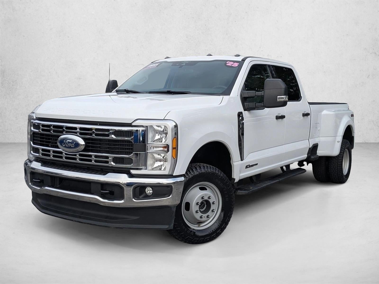 2025 Ford Super Duty F-350 DRW XLT 4WD Crew Cab 8' Box