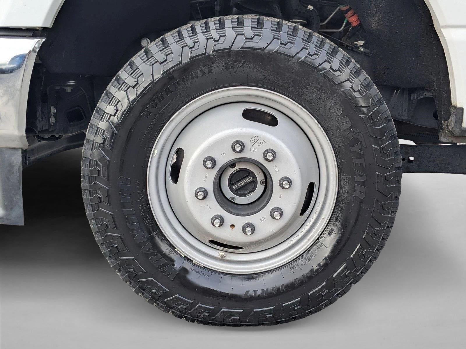 2025 Ford Super Duty F-350 DRW XLT 4WD Crew Cab 8' Box