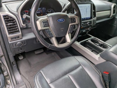 2022 Ford Super Duty F-350 DRW LARIAT 4WD Crew Cab 8' Box