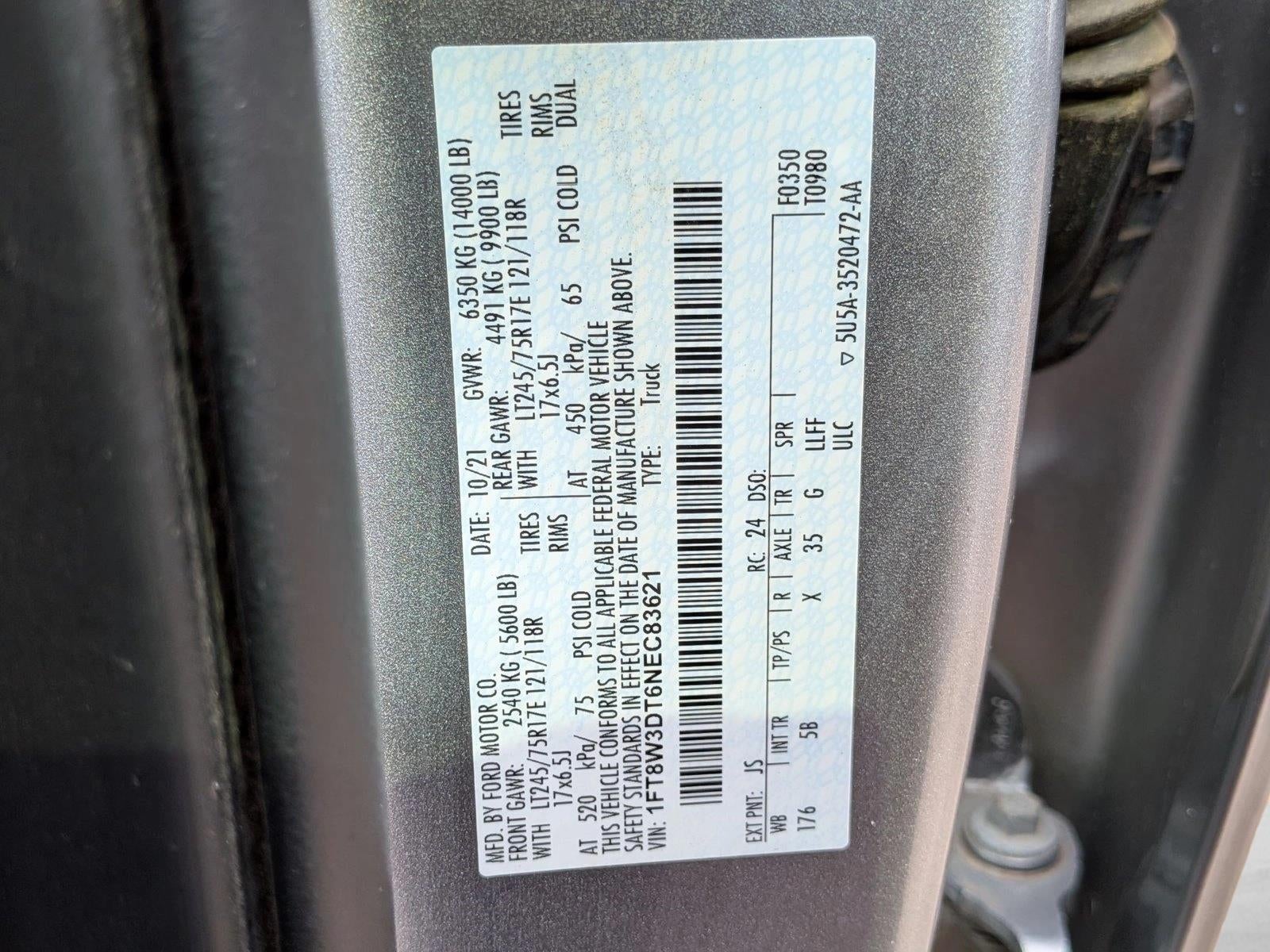 2022 Ford Super Duty F-350 DRW LARIAT 4WD Crew Cab 8' Box