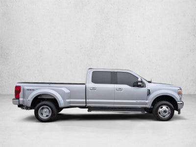 2022 Ford Super Duty F-350 DRW LARIAT 4WD Crew Cab 8' Box