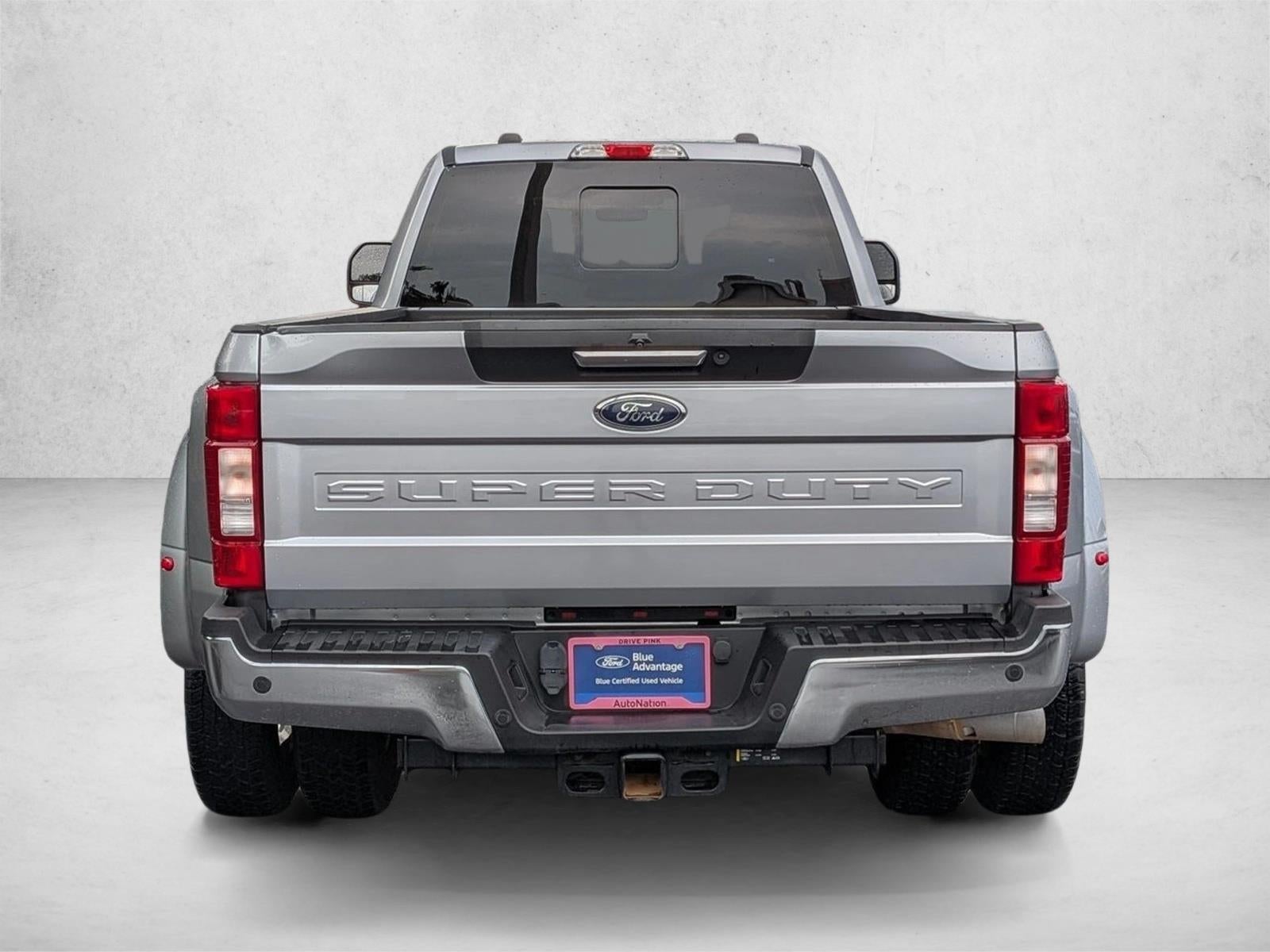 2022 Ford Super Duty F-350 DRW LARIAT 4WD Crew Cab 8' Box