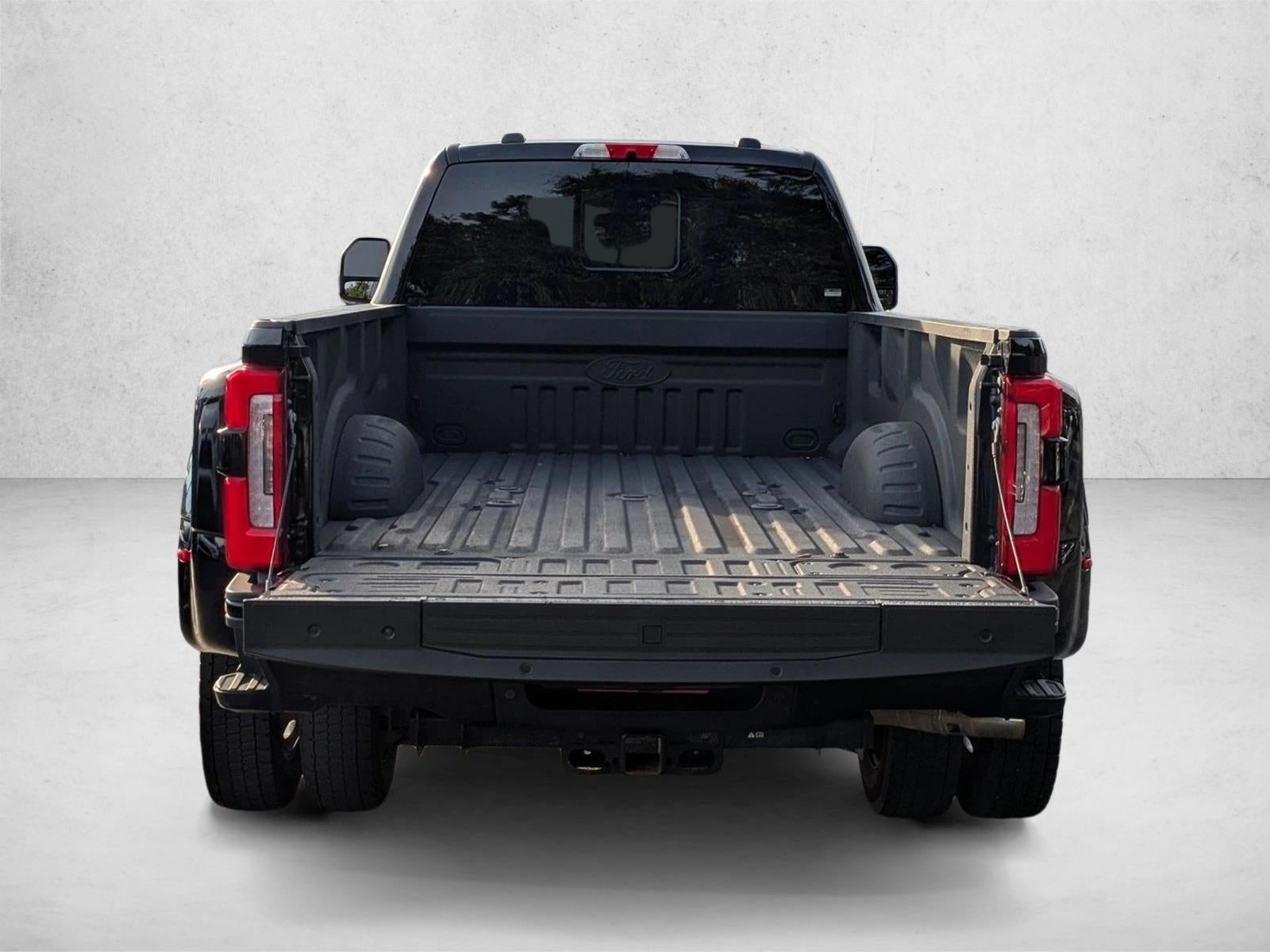 2024 Ford Super Duty F-450 DRW Limited 4WD Crew Cab 8' Box