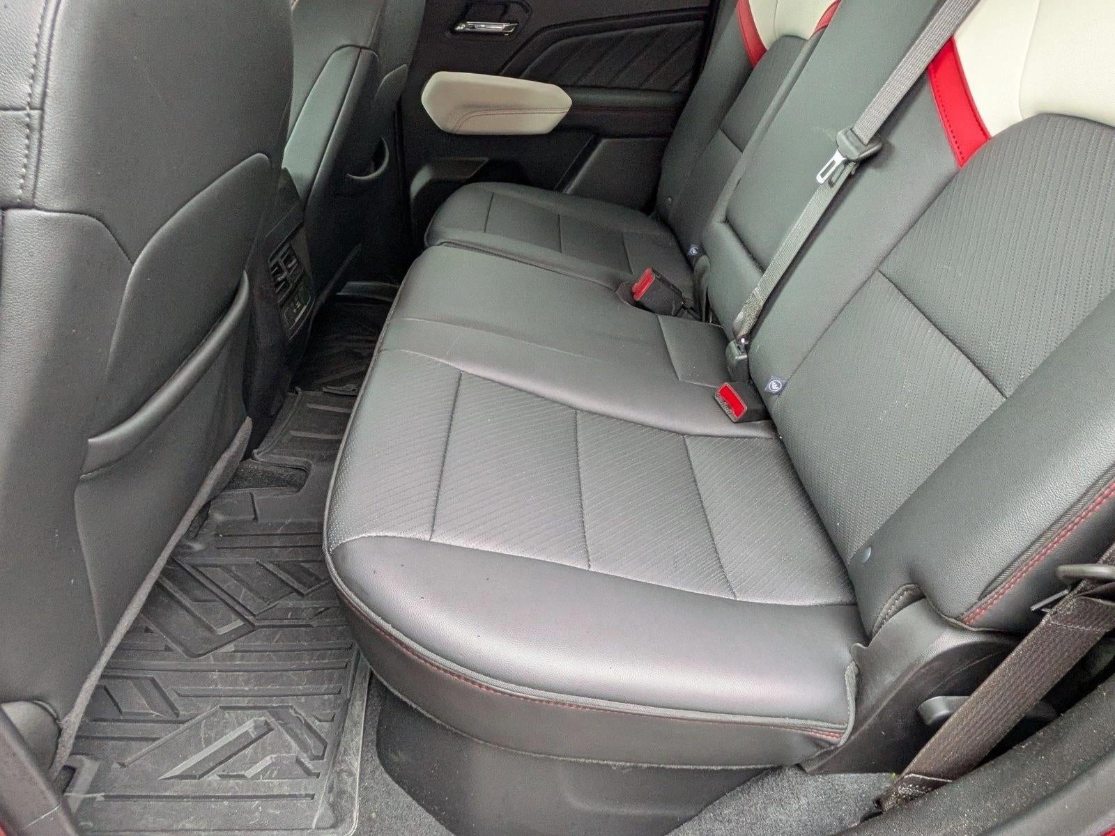 2024 GMC Canyon Crew Cab Short Box 4-Wheel Drive AT4X