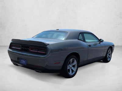 2019 Dodge Challenger SXT RWD