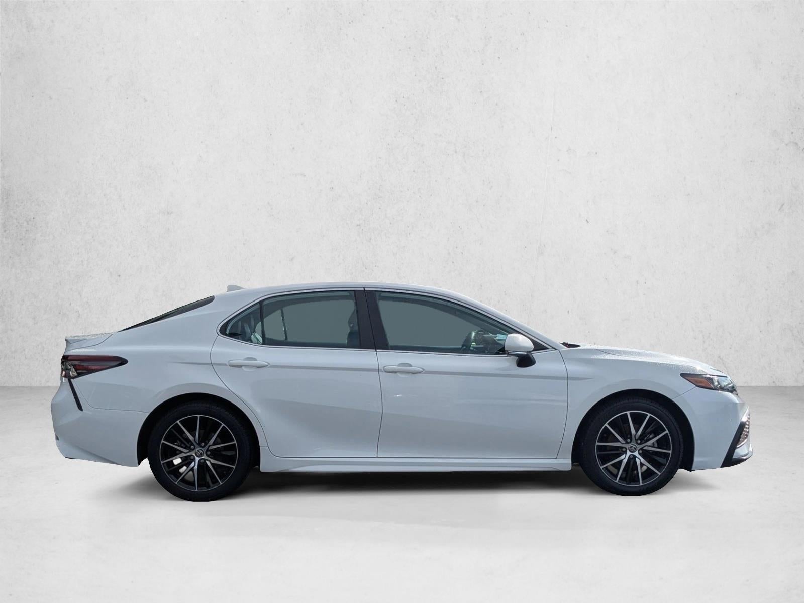 2023 Toyota Camry SE Auto (SE)