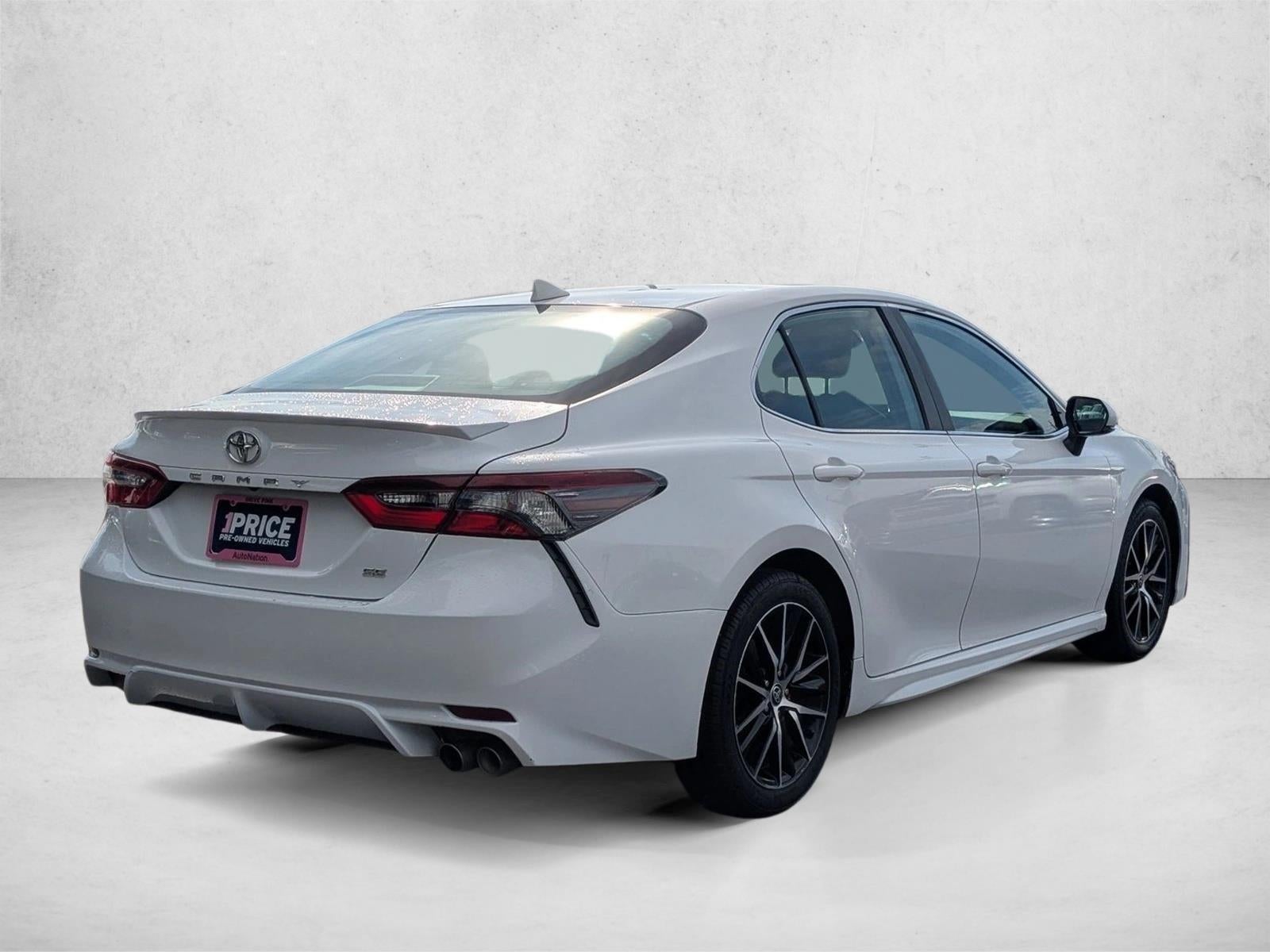 2023 Toyota Camry SE Auto (SE)