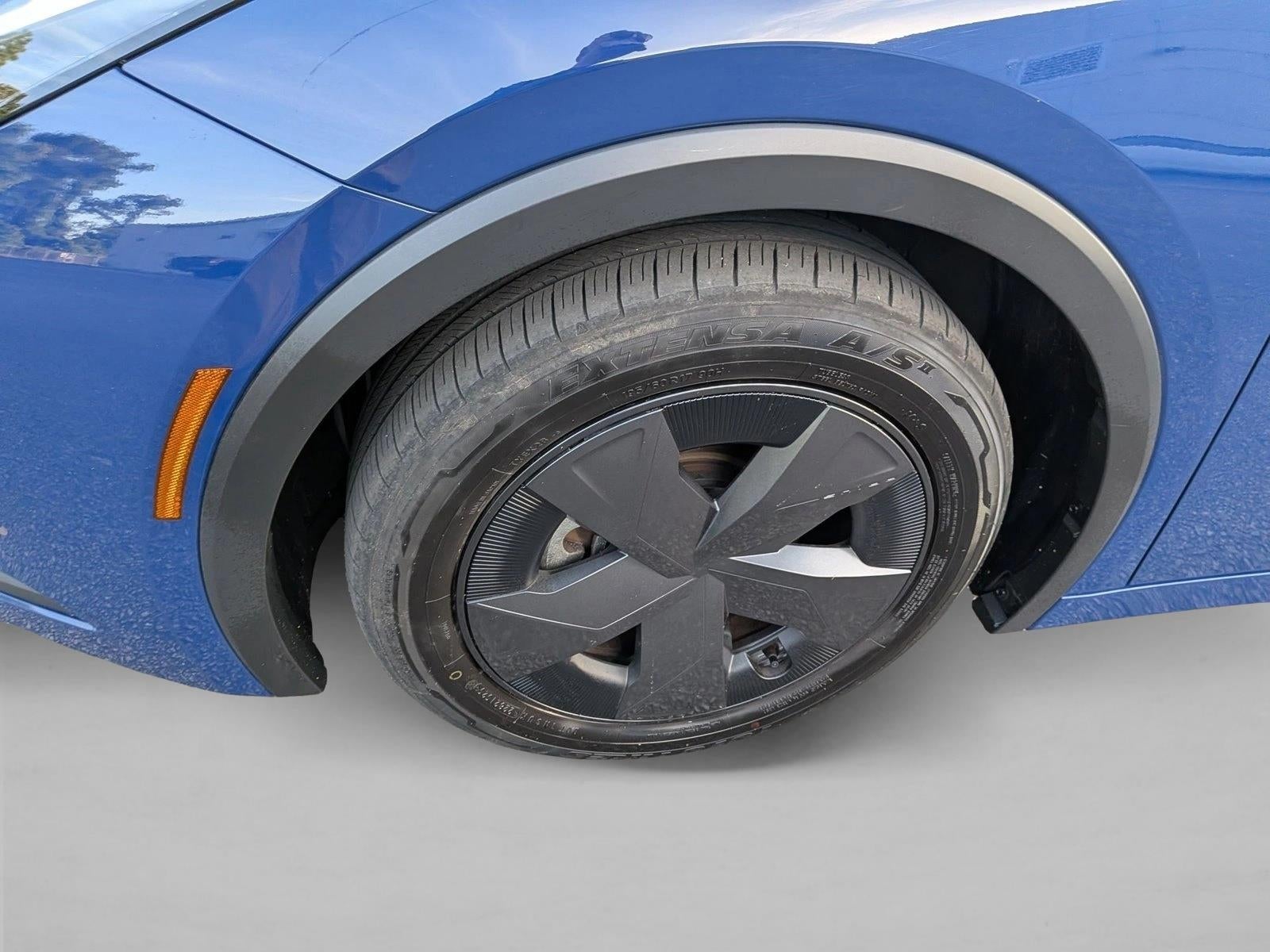 2025 Toyota Prius LE (Natl)