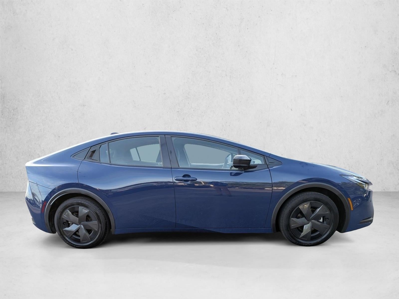 2025 Toyota Prius LE (Natl)