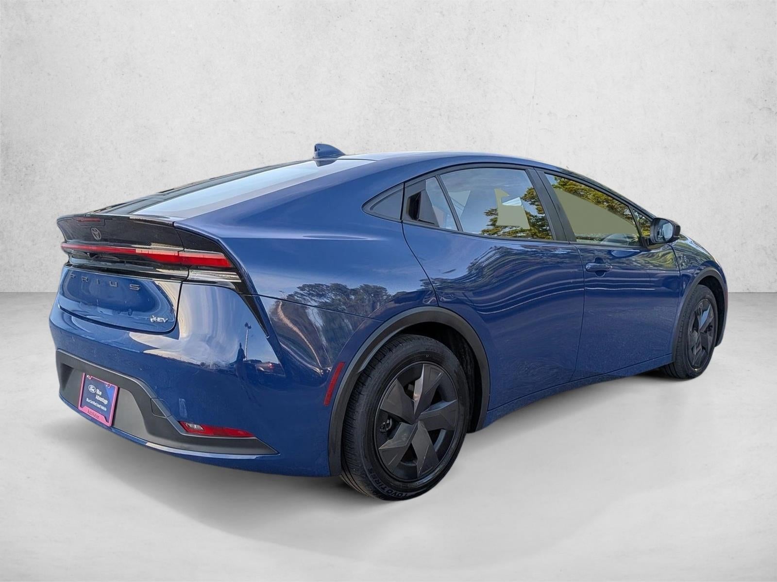 2025 Toyota Prius LE (Natl)