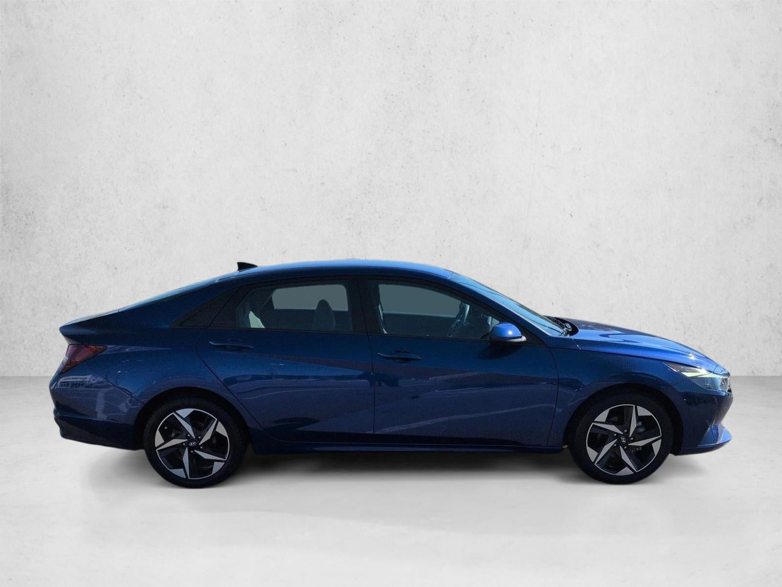 2023 Hyundai ELANTRA SEL IVT