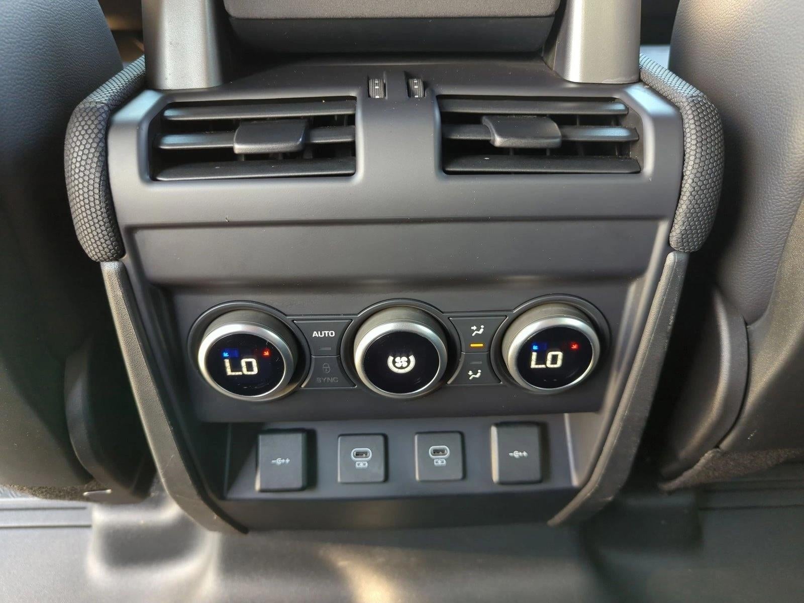 2022 Land Rover Defender 110 X-Dynamic SE AWD