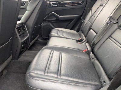 2023 Porsche Cayenne Platinum Edition AWD