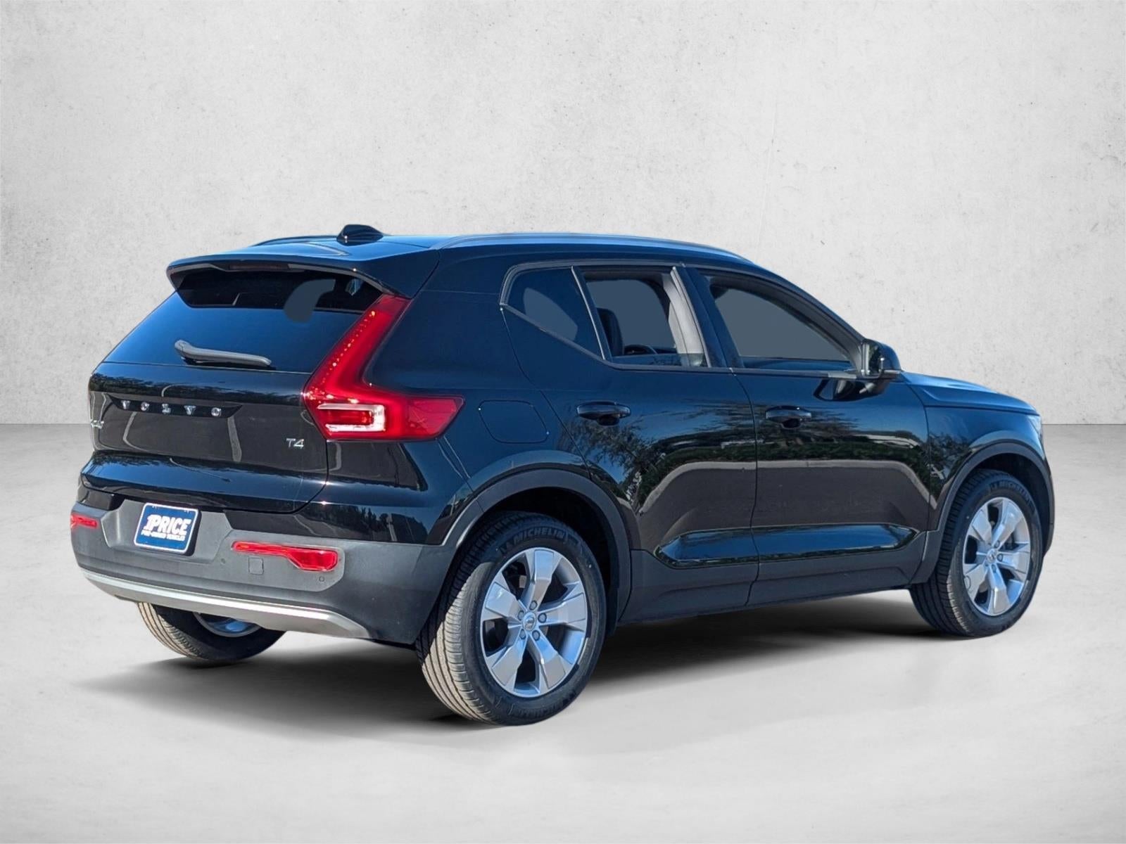 2020 Volvo XC40 T4 FWD Momentum