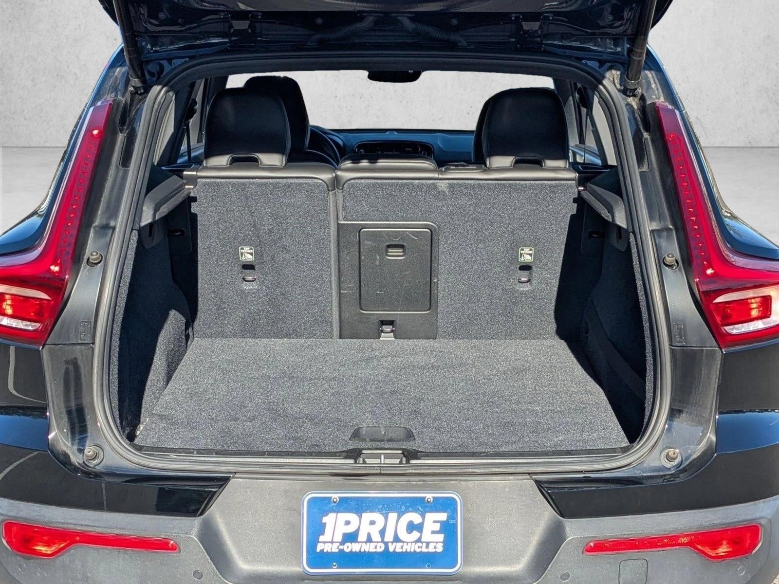 2020 Volvo XC40 T4 FWD Momentum