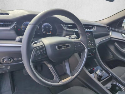 2025 Jeep Grand Cherokee Laredo 4x2