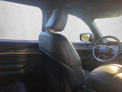 2025 Jeep Grand Cherokee Limited 4x2