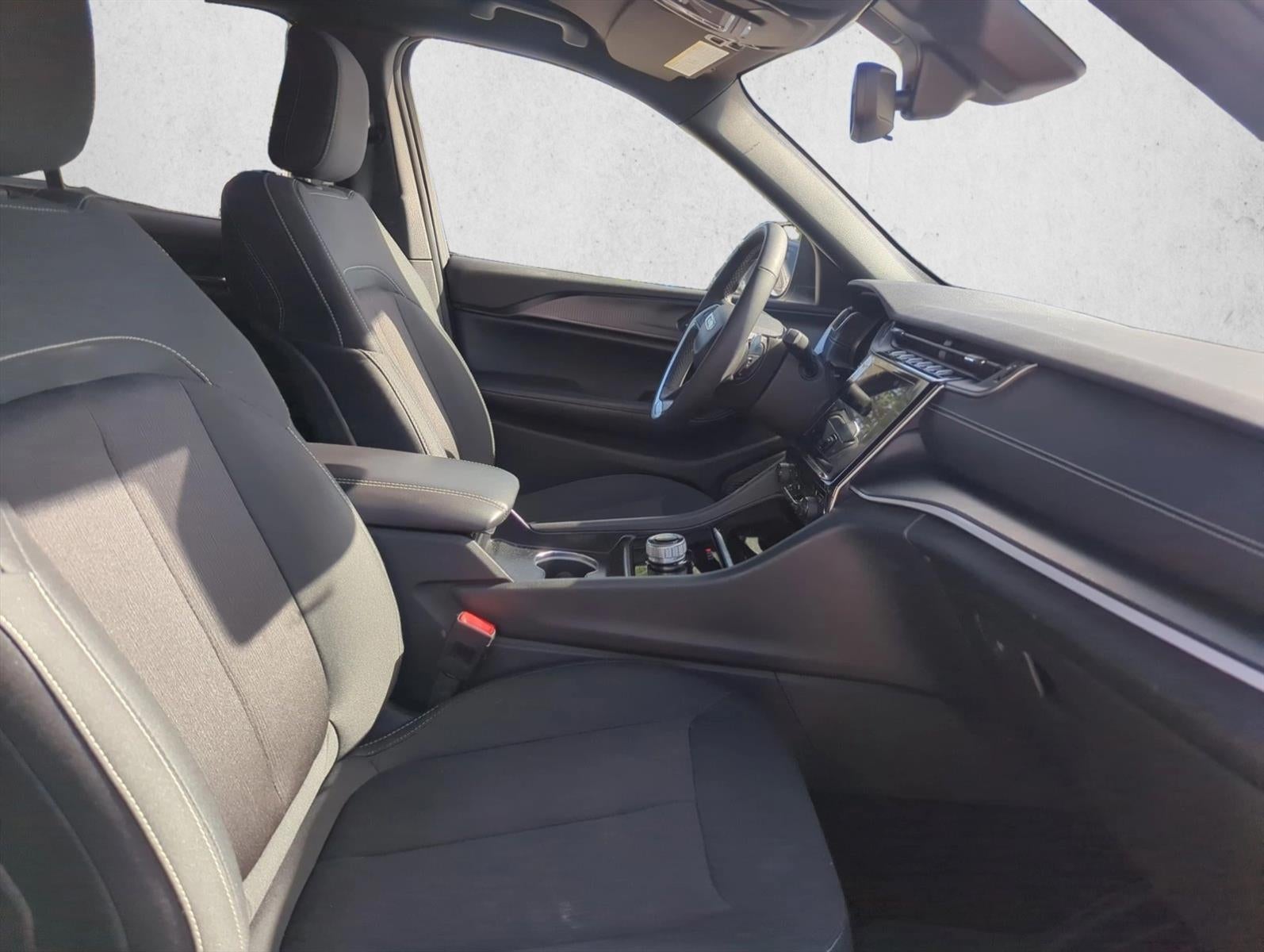 2024 Jeep Grand Cherokee Laredo 4x4