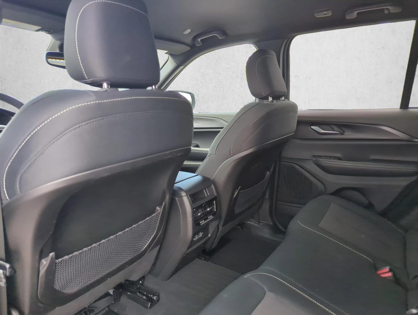 2024 Jeep Grand Cherokee Laredo 4x4