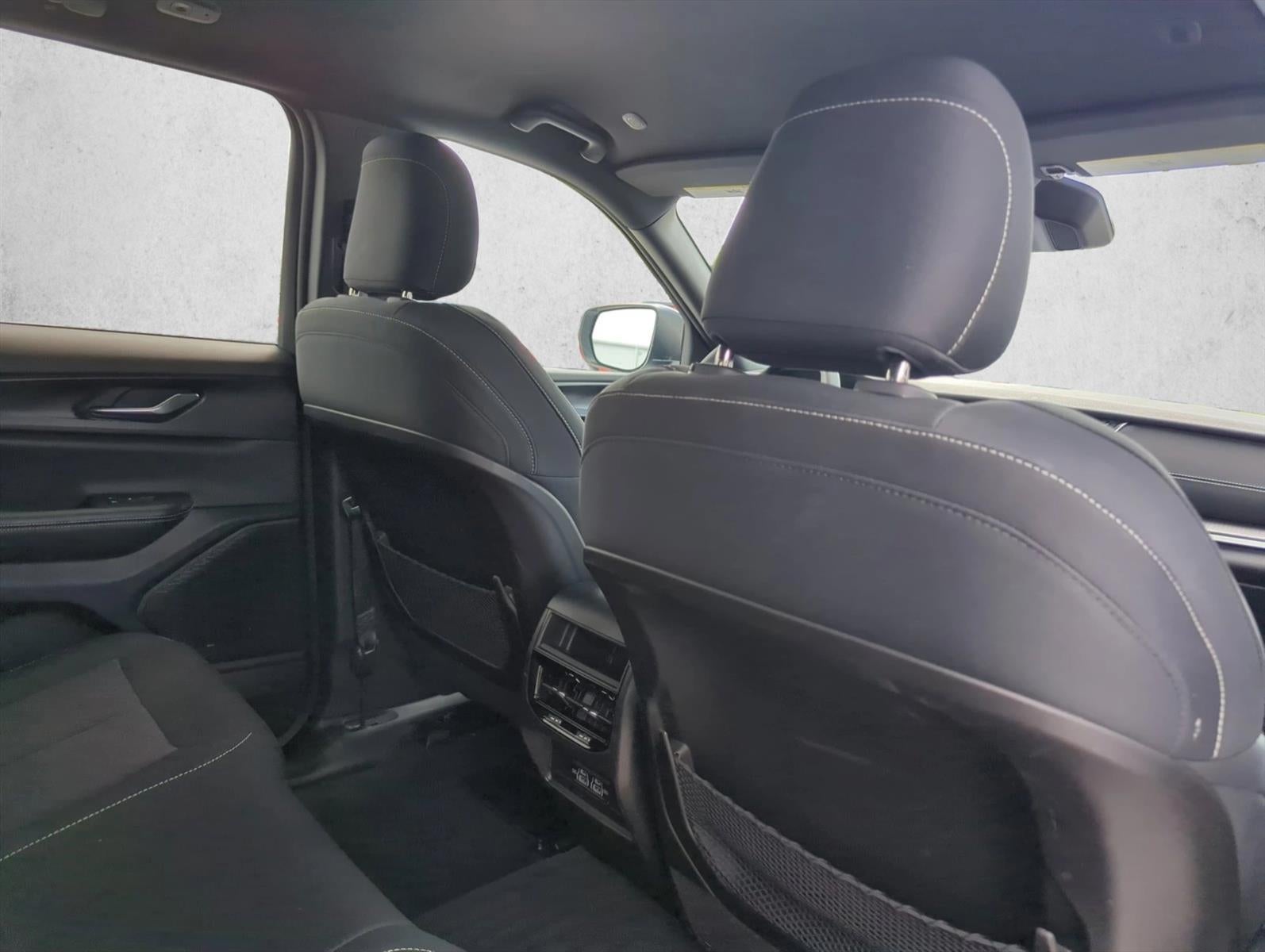 2024 Jeep Grand Cherokee Laredo 4x4